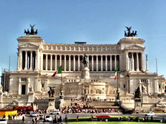 Monumento Nazionale a Vittorio Emanuele II , © Life Love and Yoga 2013